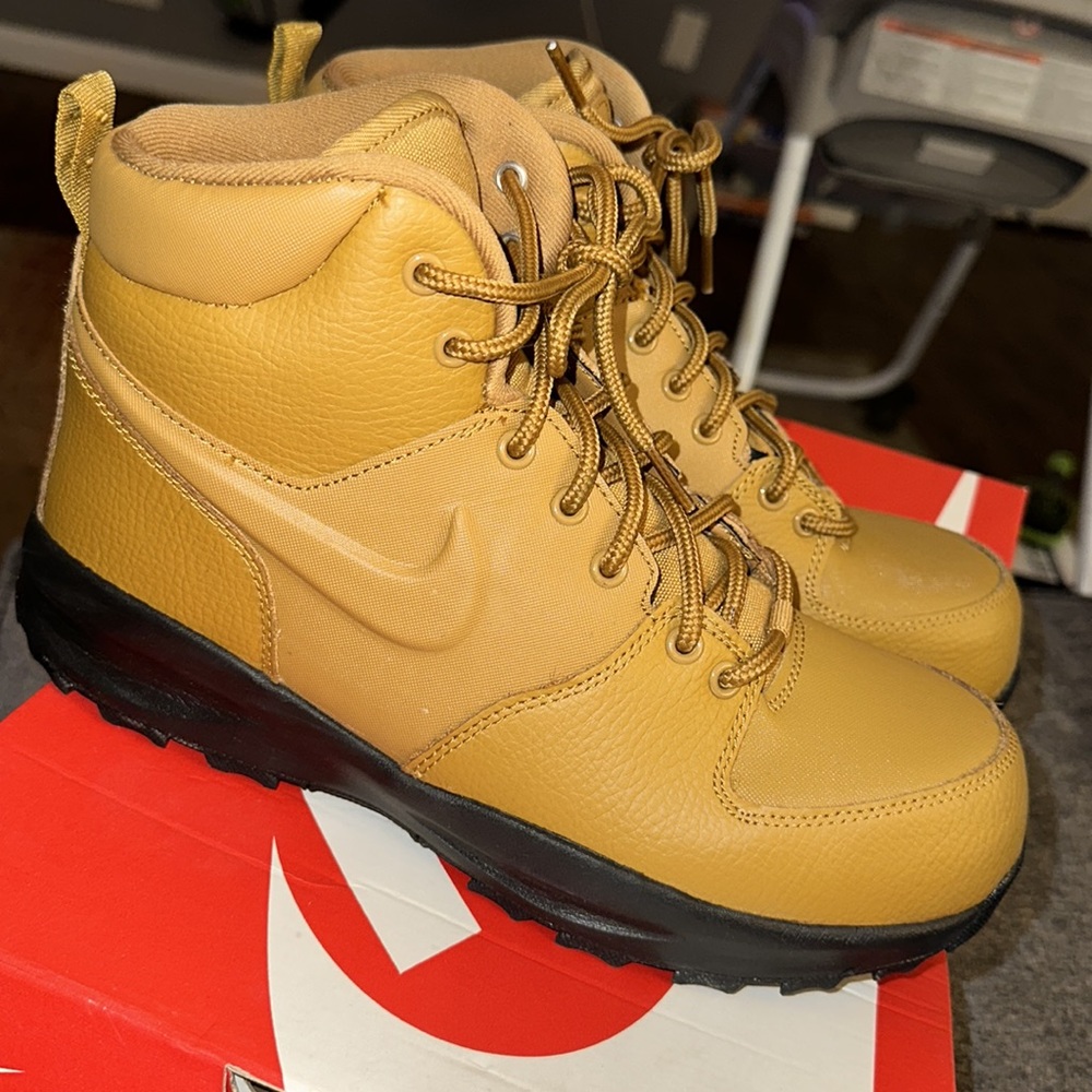 Nike Manoa LTR